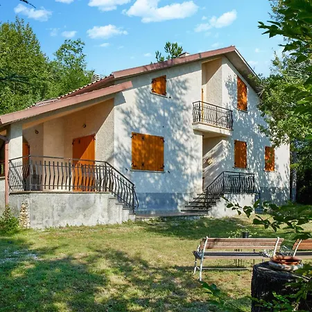 Amazing In Cerqueto Di Civitella With Wifi Holiday home