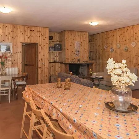 Amazing In Cerqueto Di Civitella With Wifi Holiday home